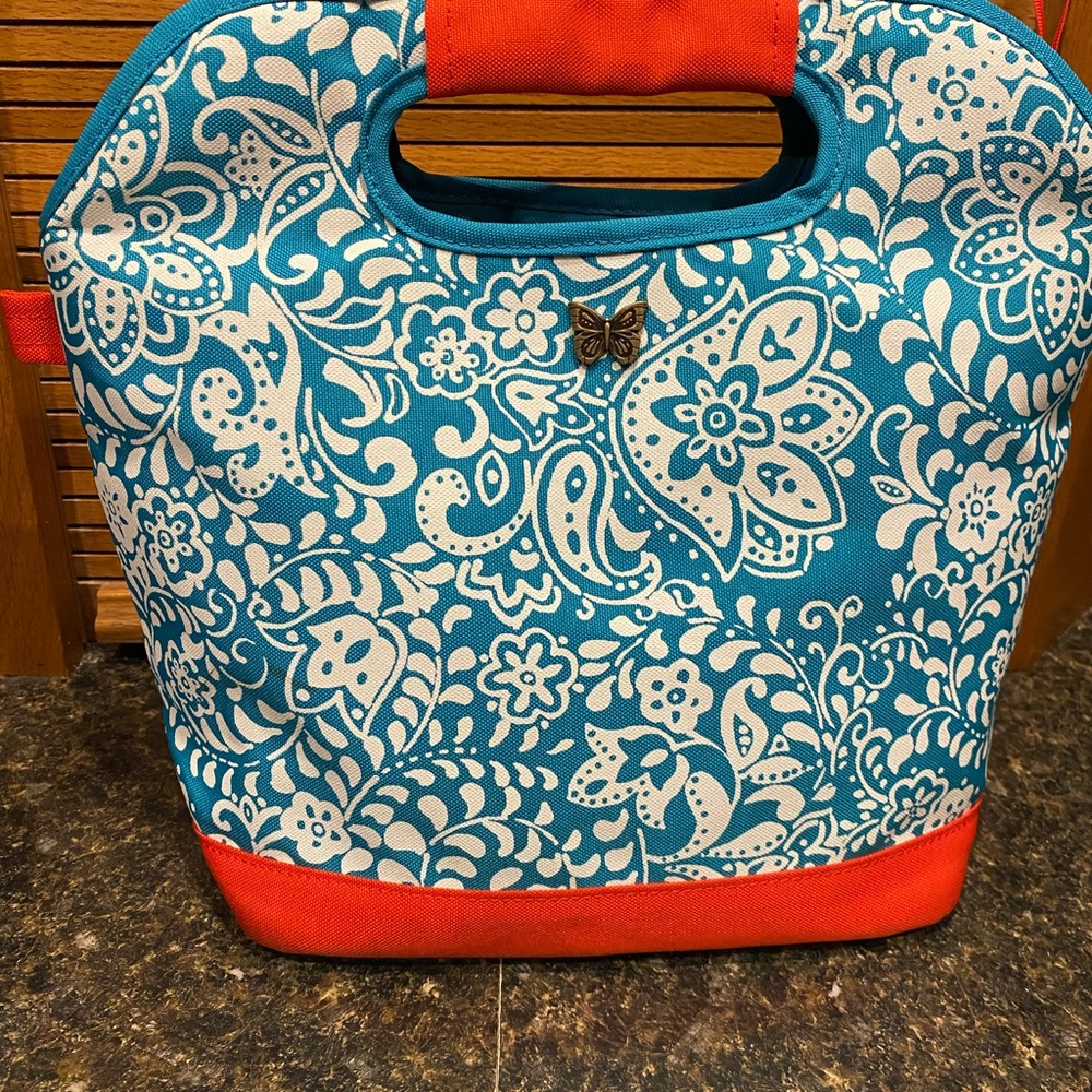 Pioneer woman lunch box, lightly used.